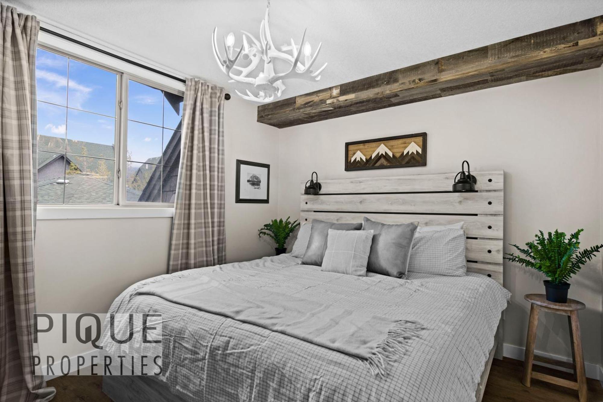 Mystic Mountain Chalet, Heated Outdoor Pool & Hot Tub, Free Parking, Fast Wifi! Канмор Экстерьер фото