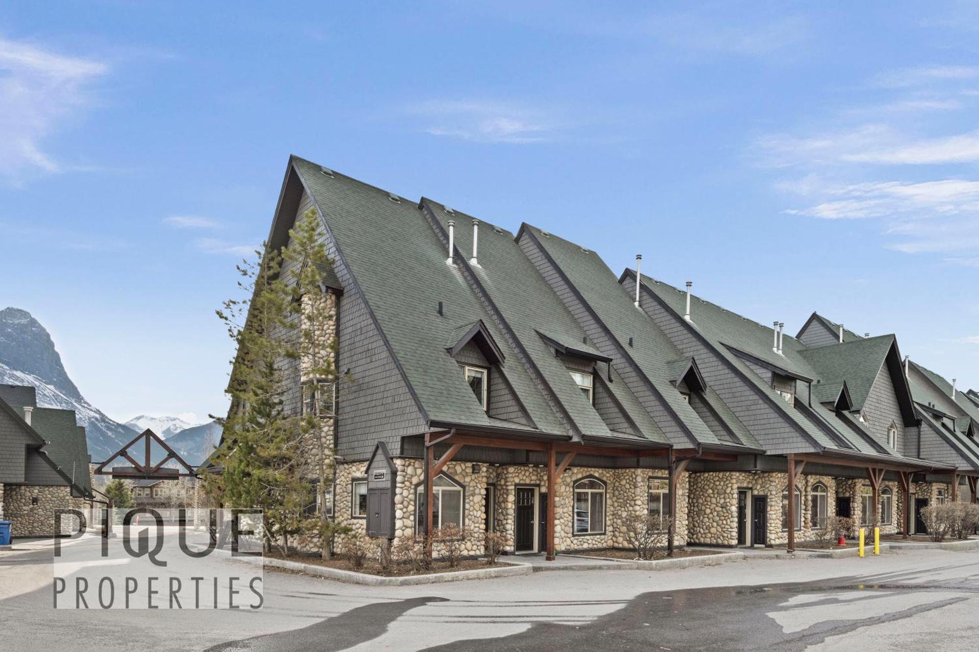 Mystic Mountain Chalet, Heated Outdoor Pool & Hot Tub, Free Parking, Fast Wifi! Канмор Экстерьер фото